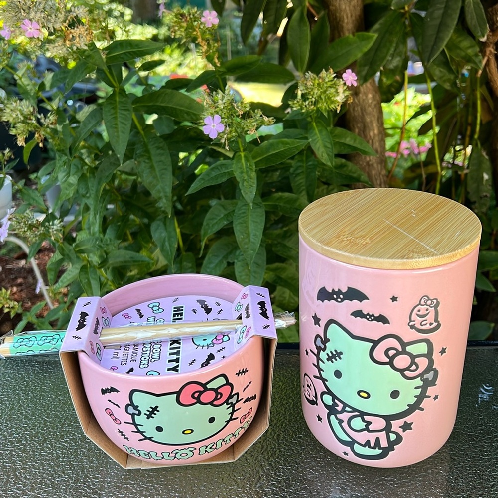 Hello kitty Frankenstein pink Halloween ceramic cellar and noodles bowl